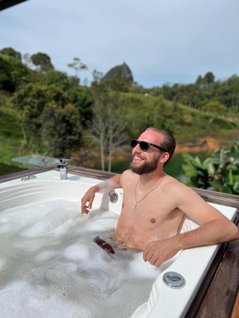 Sin Prisa "Not Rush" Cabana Preciosa! Con Jacuzzi, Vista Y Acceso Directo Al Embalse, Vista A La Piedra , Deporte Acuatico Paddle Board And Breakfast Incluidos ! Imperdible Guatape Exterior photo
